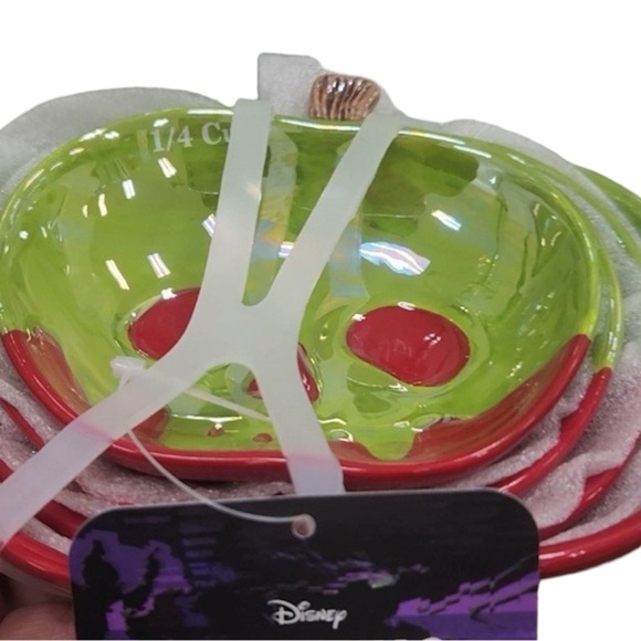 Villains Halloween poison apple messaging cups - Picture 4 of 5